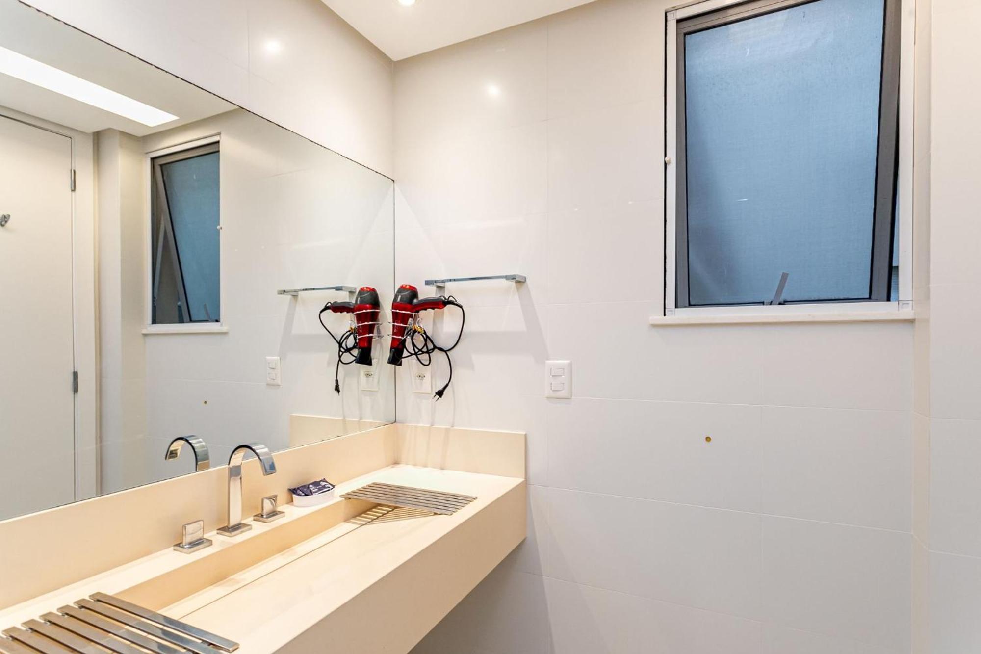 Apartamento 3 Quartos No Leblon A 2 Min. Da | Gsm493/203